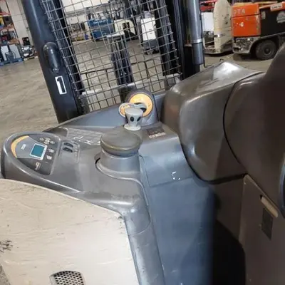USED 2019 CROWN RR5725-45