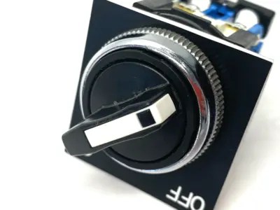 USED FUJI 2-POSITION SELECTOR SWITCH, MAINTAINED, NON-ILLUMINATED