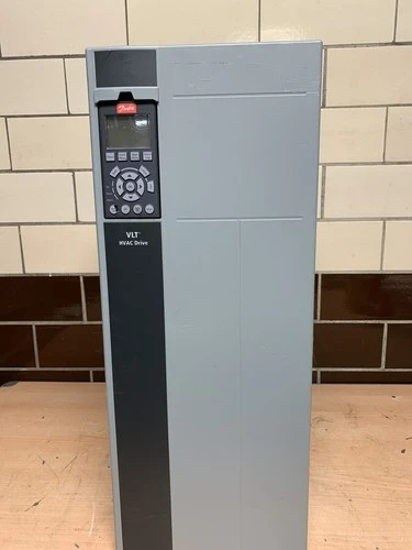 Danfoss Vlt HVAC Drive FC-102P55KT4P21 55kW/75Hp 380/480VAC Garantie