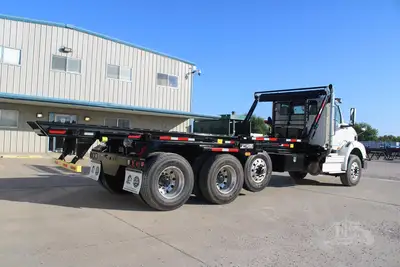 New | in-Stock 2026 INTERNATIONAL HX Conventional trucks Texas US | Roll Off Truck World #1539741