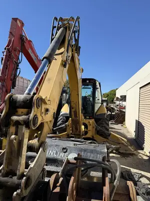 USED 2014 CATERPILLAR 450F