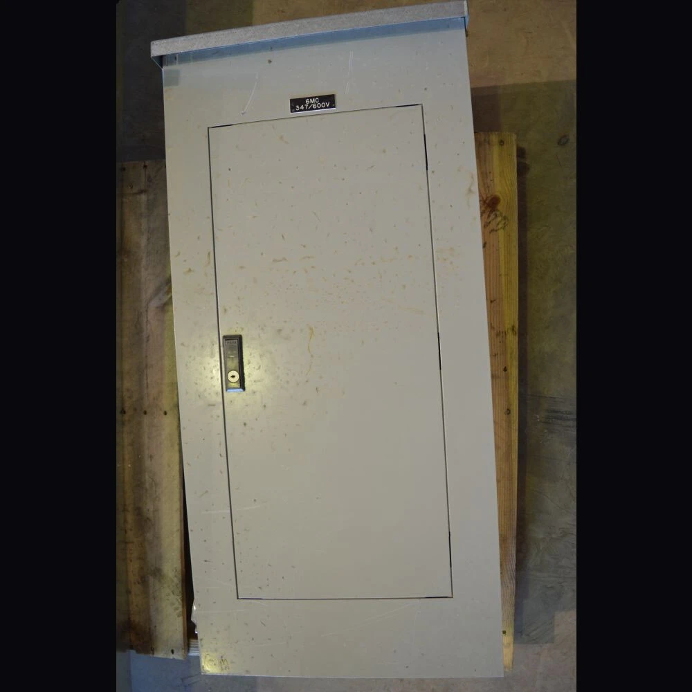 Cutler Hammer 225 Amp Distribution Lighting Panel