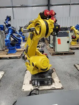 USED 2015 FANUC R-2000IC/210F