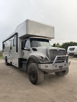 Used 2021 INTERNATIONAL SHOWHAULER CUSTOM 4X4 Campers, Caravans, Motorhomes Michigan US | Miedema Asset Management Group #1580270