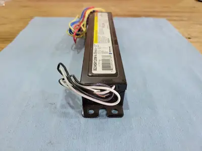 USED UNIVERSAL LIGHTING B234SR120M-A BASIC-12