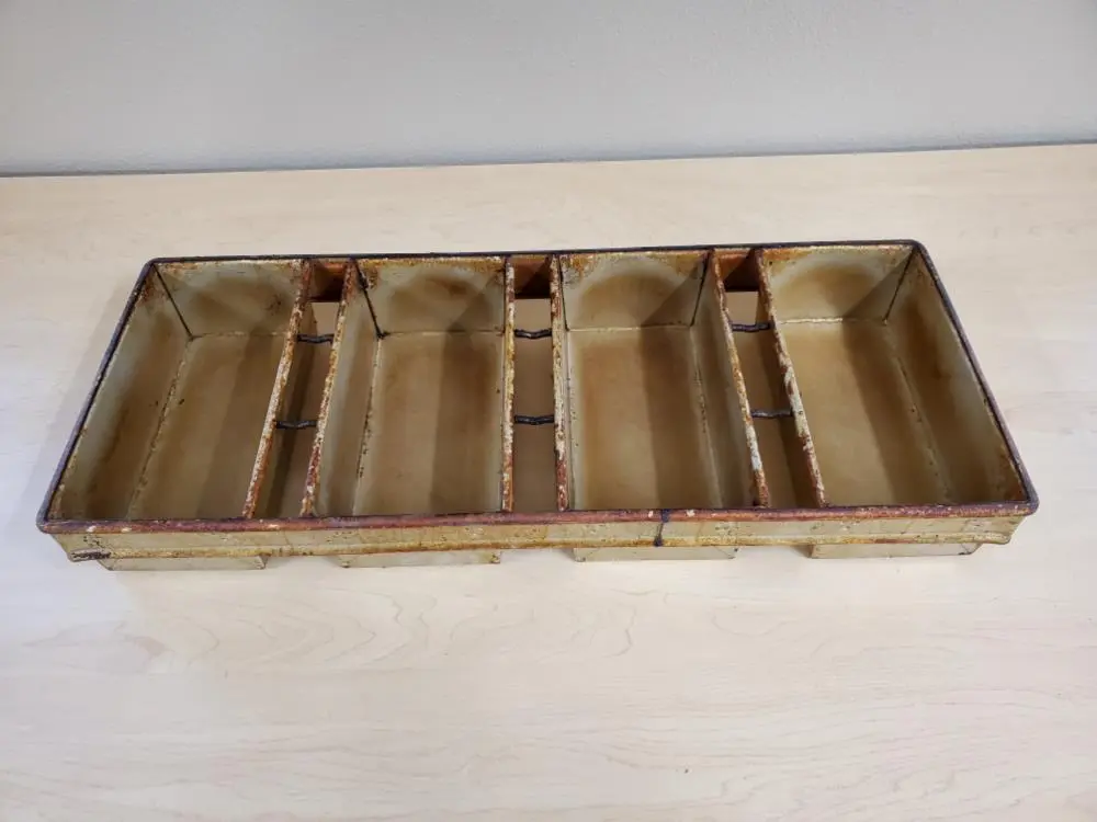 4-Strap Loaf Pan