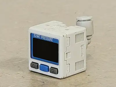USED SMC ZSE30AF-C6L-P