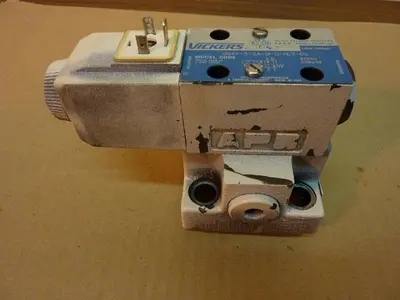 USED VICKERS DG4V-3-1A-M-U-HL7-60