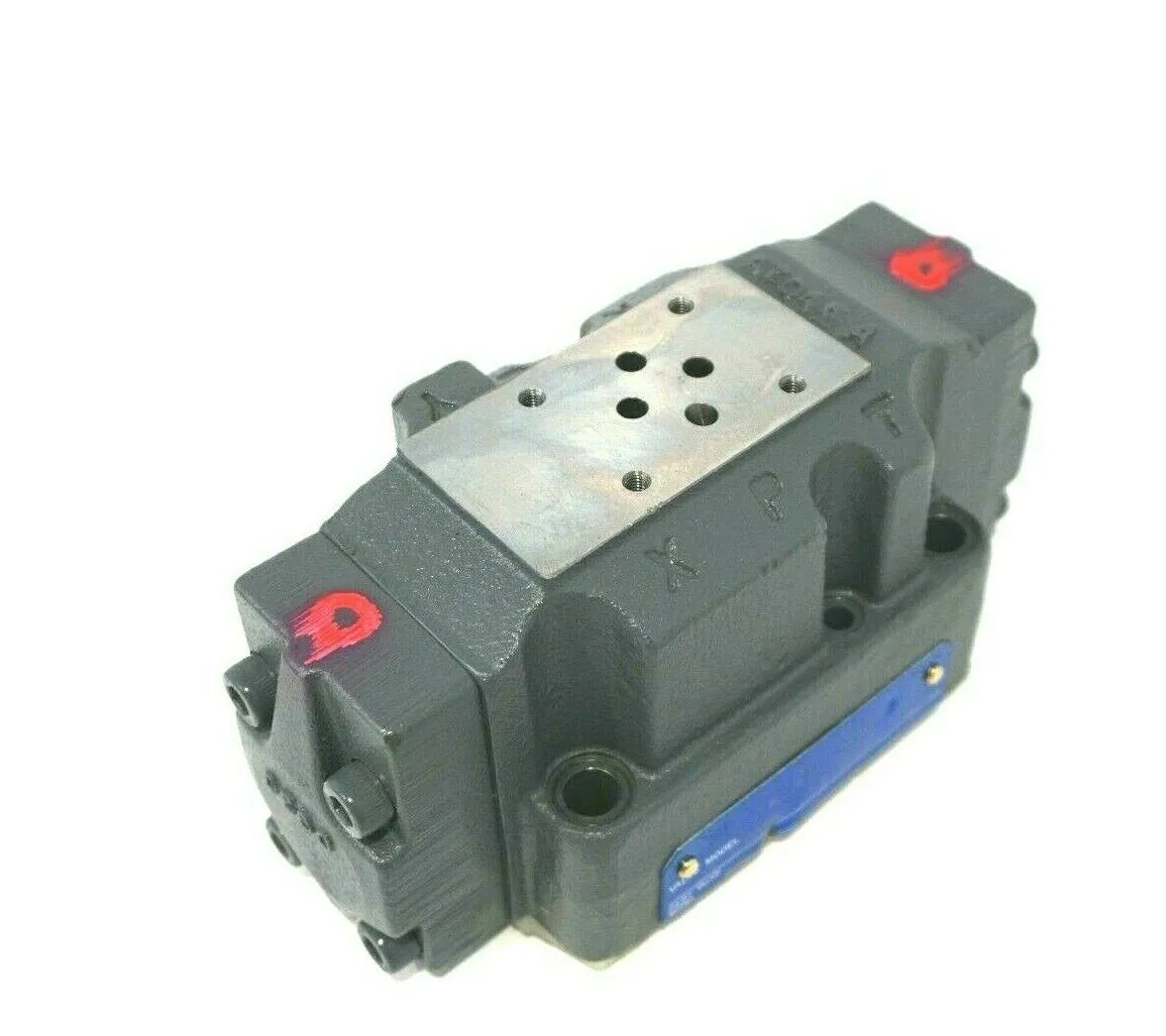 NEW TOKIMEC DG3V-7-2C-E-10-JA-Z PILOT VALVE DG3V72CE10JAZ