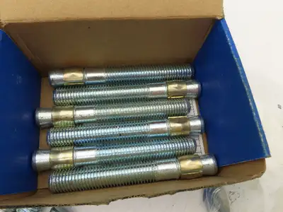 Fastenal 11562841 Wedge Anchor Concrete 3/4" x 5-1/2" Zink Plated Lot of 13
