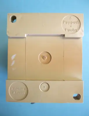 Lot (4) Pepperl+Fuchs WE77/Ex2 250 VAC Switch Amplifier Module H2
