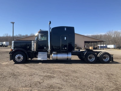 USED 2000 PETERBILT 379