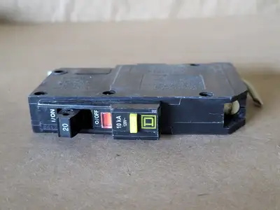 USED SQUARE D QOB120