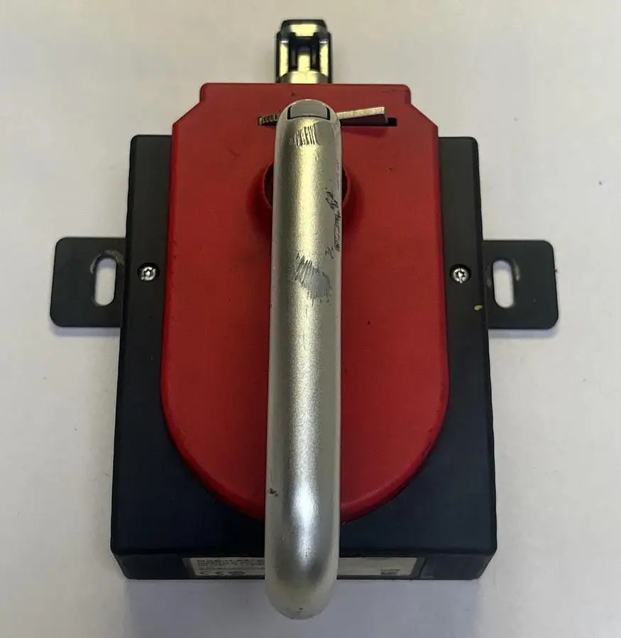 Used EUCHNER MGB-H-AA1A6-R-111836 Switch Parts Ohio US | Surplus Asset Holdings #1246425
