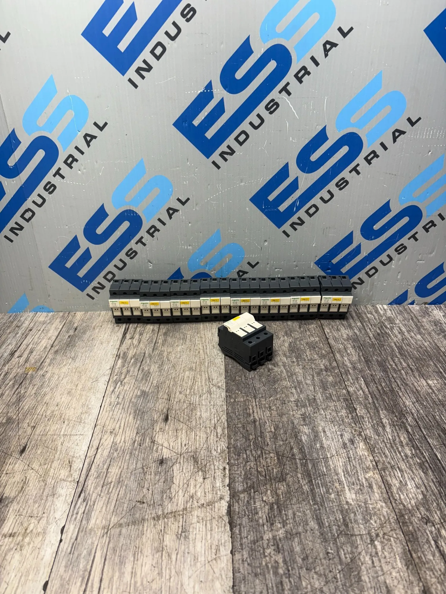 USED SCHNEIDER ELECTRIC DF103 RN-2019-W08