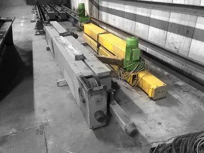 USED STAHL 10 TON + 2 CARRIAGES