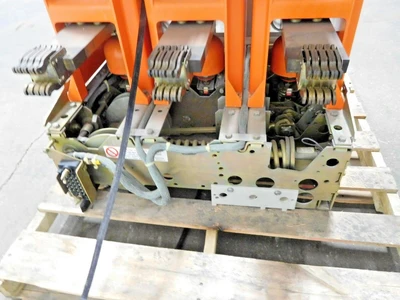 Used GE VB 7.2-500-3 Circuit Breakers Ohio US | Equipment Recovery Corp. #1330893