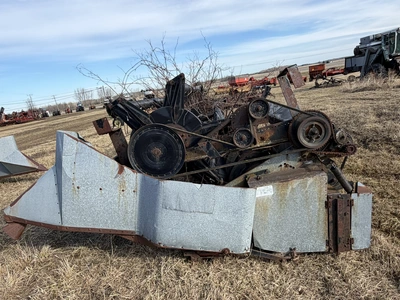 (1) make and model unknown (believed to be Allis-Chalmers), 14' foot grain head, for parts or repair...