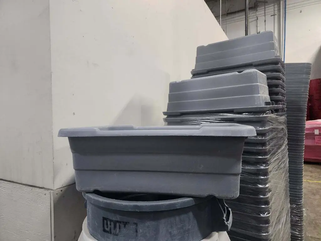 USED ULTRA SOURCE ULTRA TOTES