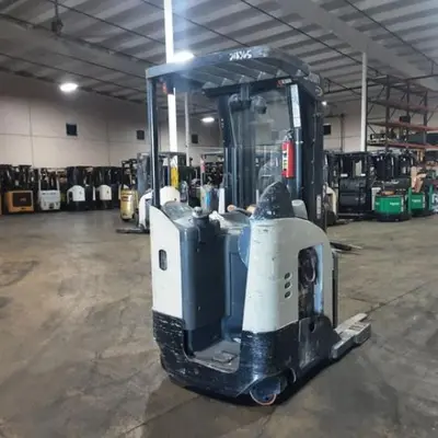 USED 2016 CROWN RR5725-45