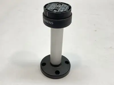 Used SIEMENS STACK LIGHT ELEMENT BASE MODULE 50MM BLACK W/ 4" POLE Light Source Equipment Michigan US | Maverick Industrial Sales #1091709