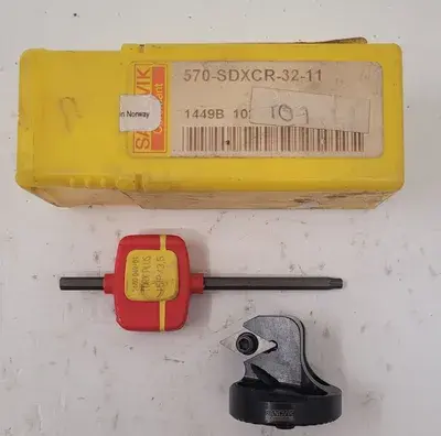 USED SANDVIK COROMANT 570-SDXCL-32-11
