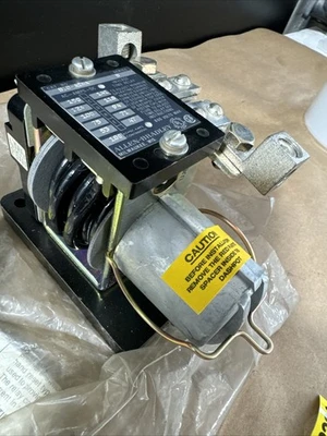 NEW Allen-Bradley 810-A16A