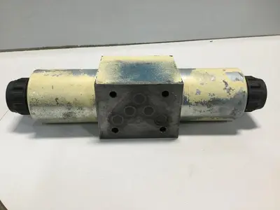 USED MANNESMANN REXROTH 4WE10J32CG24N9K4