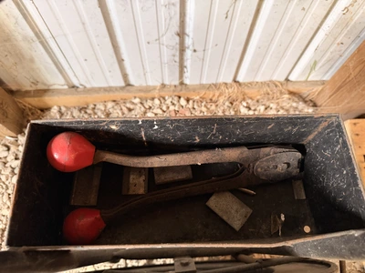 Used METAL BANDER WITH CRIMPER _UNKNOWN_ Banders Michigan US | Miedema Asset Management Group #1475458