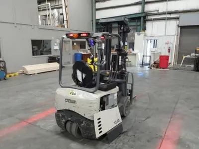 USED 2022 CROWN SC5225-35