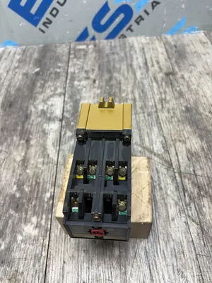 USED Allen Bradley 700-P400A1