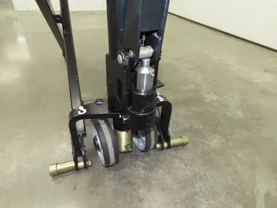 Uline H-5442 Manual Narrow Pallet Lifter 3000lb Jack 46" Long 31" Lift Height