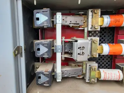 Power Distribution Center (PDC), 1600A Main, 2-400A & 4-100A