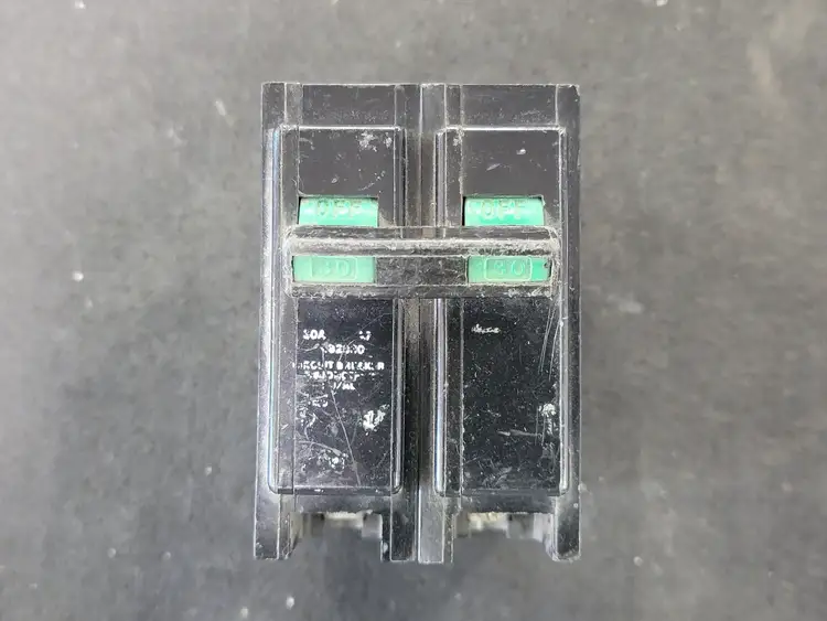 Used EATON QO230 Switchgears British Columbia CA | Lenmark #243626