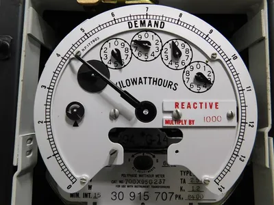 General Electric 700X95G237 Polyphase Watthour Meter DSMW-63 120V 3W CL10 Used