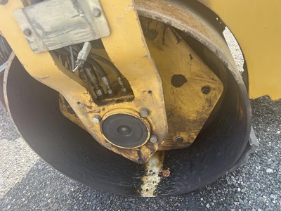 Used 2016 Caterpillar CB36B Tandem Rollers Maryland US | Zadoon Equipment #1480899