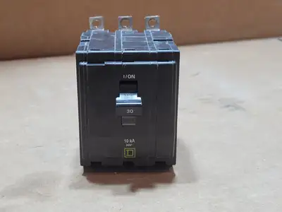USED SQUARE D QOB330