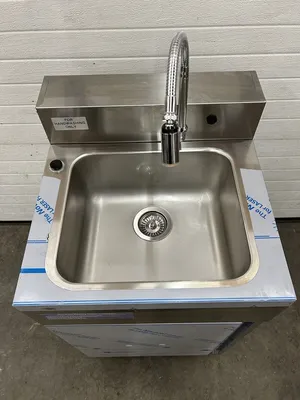 Hybrid 684 Hands Free Portable Sink NEW