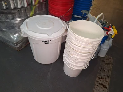 Used _UNKNOWN_ _UNKNOWN_ Restaurant Storage Containers Georgia US | Auction Management Corporation #1548490