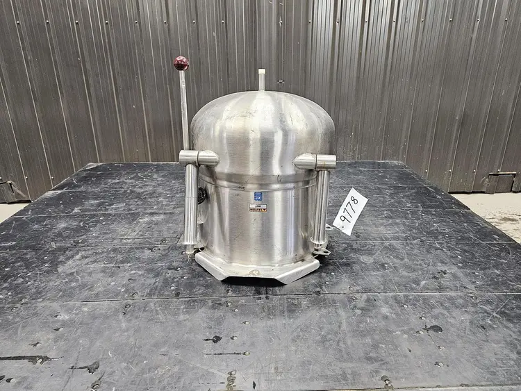 Used 2014 CROWN FOOD SERVICE EQUIPT. LTD DC-12 Stainless Steel Tanks Quebec CA | Carter-Wilson Equipment Services #1229336