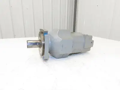Sumitomo Eaton 2BC29AA4C-B Hydraulic Orbit Motor 4-Bolt 32mm Shaft