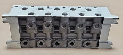 NEW SMC VV715-03R-03D