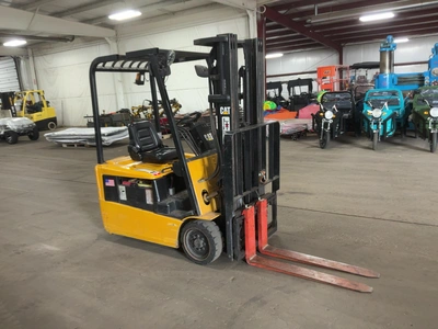 Used CATERPILLAR EP16KT 3-Wheel Sit down Electric Counterbalance Forklifts Michigan US | Miedema Asset Management Group #1760317