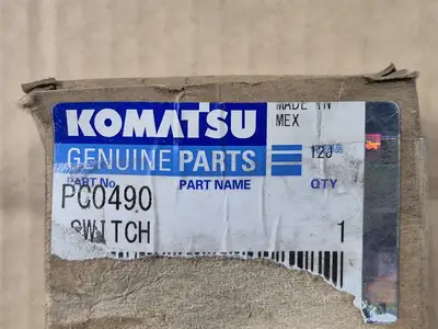 NEW KOMATSU PC0490