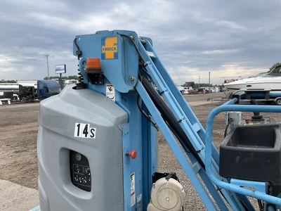 Used 2013 GENIE GR26J RUNABOUT VERTICAL MAST LIFT Vertical Mast Lifts Michigan US | Miedema Asset Management Group #1406856