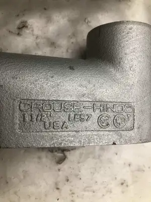 Crouse-Hinds LB57 Condulet 1-1/2″ Iron Alloy Conduit Body 26cu in. -NIB of 2