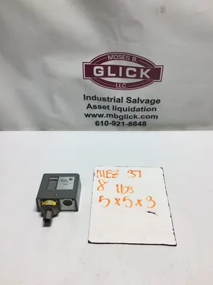 Johnson Controls P70EA-9 Steam Pressure Limit Controls