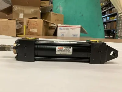 New | in-Stock INDUSTRIAL MRO PAA108811 Cylinders | Surplus Asset Holdings #1206404