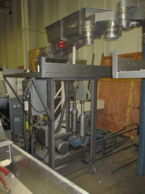 Used SYNTRON 12" x 3' Vibratory Screens New Jersey US | Perry Equipment #145291