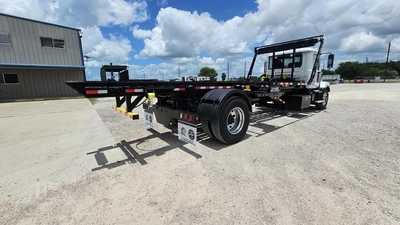 New | in-Stock 2027 MACK MD6 Rolloff Trucks Texas US | Roll Off Truck World #1491880